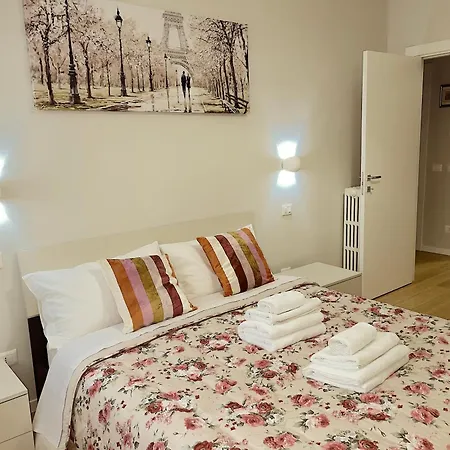 Elena Апартаменты Парма